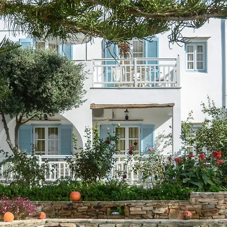 Birikos & شقة فندقية