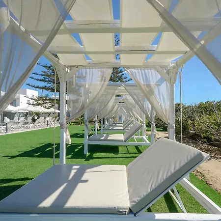 شقة فندقية Birikos & 4*