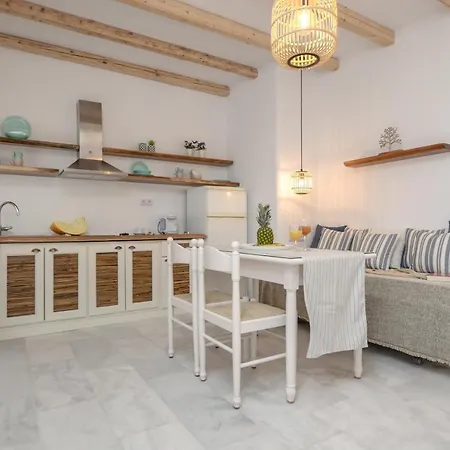 Birikos & Aparthotel Agios Prokopios (Naxos)