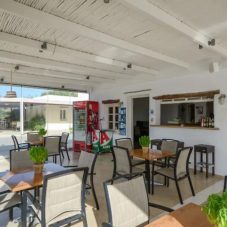 Birikos & Apartmanhotel Ájosz Prokópiosz