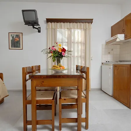 Birikos & Apartmanhotel Ájosz Prokópiosz