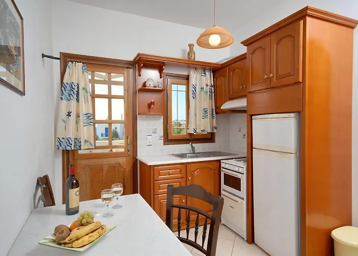 Birikos & 4* Agios Prokopios (Naxos)