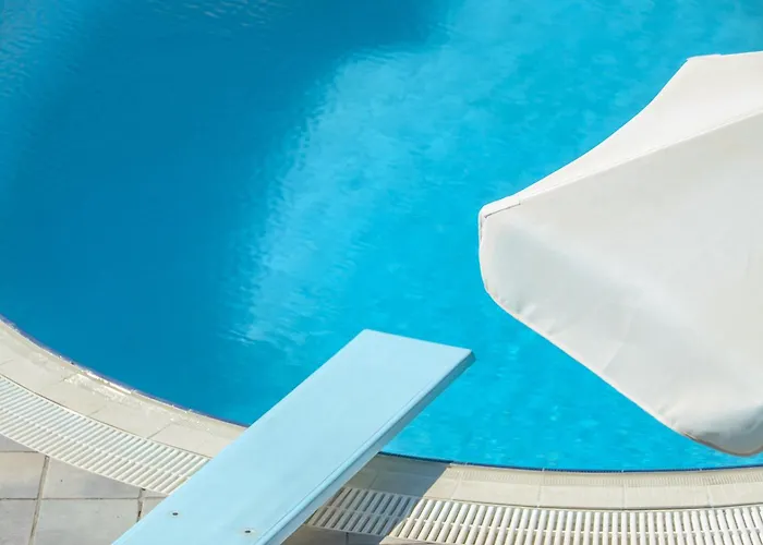 Birikos & Aparthotel